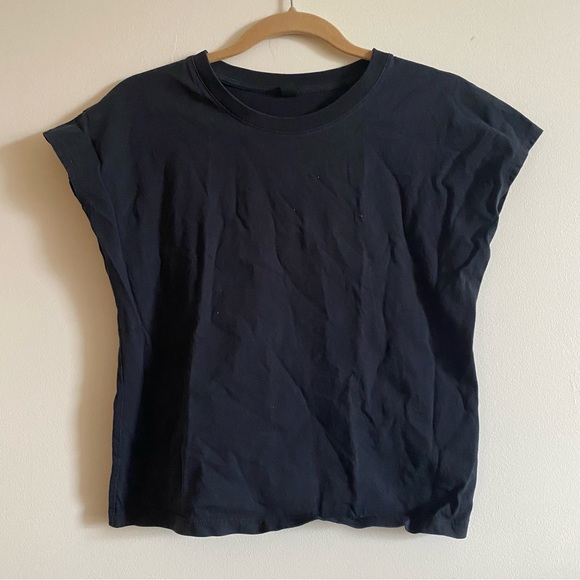 Uniqlo Top - Picture 2 of 3